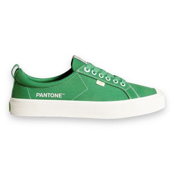 Cariuma Shoes - Cariuma x Pantone WMNS 9.5 Green Oca Low Canvas Contrast Thread Sneakers
